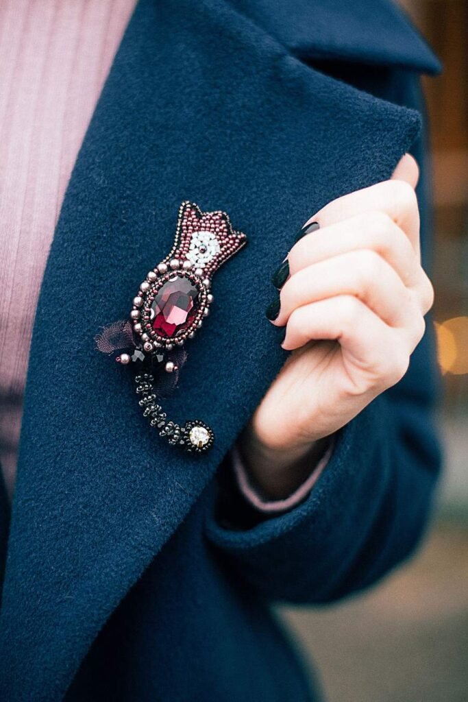 How to Wear and Style Brooches and Pins: A Practical Guide for Every Outfit